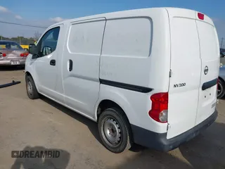2016 Nissan NV200 S z VIN 3N6CM0KN2GK693227, wystawiony jako IAAI lot #41447456 z przebiegiem 193 593 mil mil oraz . Historia ofert i sprzedaży dostępna na DreamBid. Obrazek 3.