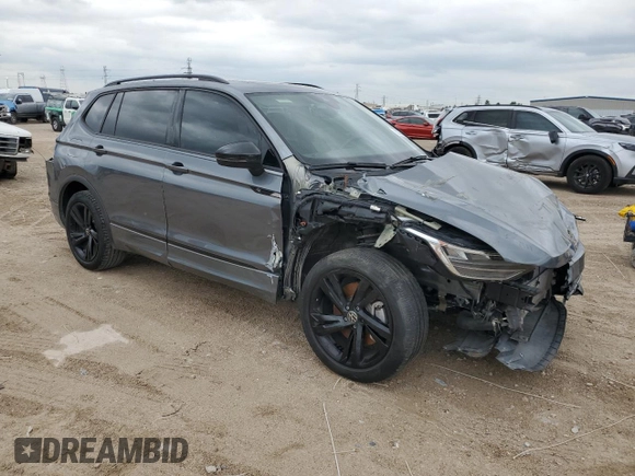 2023 Volkswagen Tiguan SE R-Line Black z VIN 3VVCB7AX6PM013498, wystawiony jako Copart lot #55750805 z przebiegiem 31 190 mil mil oraz Szkoda całkowita • Salvage title. Historia ofert i sprzedaży dostępna na DreamBid. Obrazek 4.