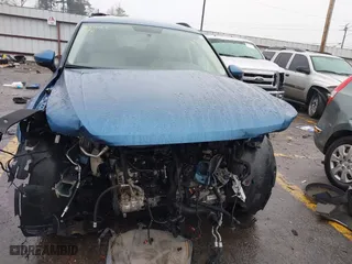2019 Volkswagen Tiguan S with VIN 3VV1B7AX6KM075919, listed as a IAAI auction lot 41390124 with 42,745 mi miles. Bid and sale history available at carsss.com. Image 6.
