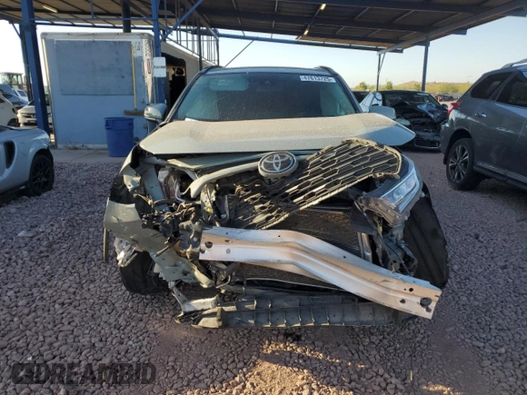 2021 Toyota RAV4 XLE with VIN 2T3W1RFV1MW165118, listed as a Copart auction lot 47613725 with 71,270 mi miles and Salvage Title. Bid and sale history available at carsss.com. Image 5.