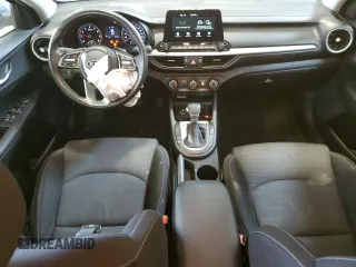 2021 Kia Forte LXS z VIN 3KPF24AD5ME356972, wystawiony jako Copart lot #47266514 z przebiegiem 58 189 mil mil oraz Szkoda całkowita • Salvage title. Historia ofert i sprzedaży dostępna na DreamBid. Obrazek 8.