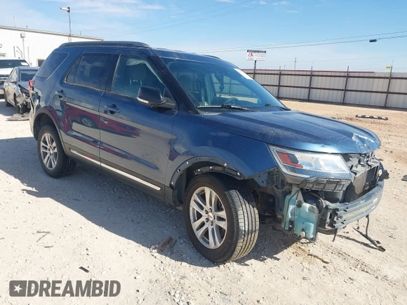2018 Ford Explorer XLT with VIN 1FM5K8D86JGC41452, listed as a IAAI auction lot 41772061 with 121,192 mi miles and . Bid and sale history available at carsss.com. Image 1.