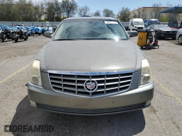 2011 Cadillac DTS Premium Collection z VIN 1G6KH5E65BU119804, wystawiony jako Copart lot #54264775 z przebiegiem 138 454 mil mil oraz Szkoda całkowita • Salvage title. Historia ofert i sprzedaży dostępna na DreamBid. Obrazek 5.