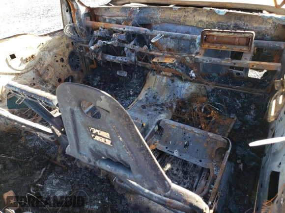 2000 Ford Super Duty F-250 XL with VIN 1FTNW21S9YEC44065, listed as a Copart auction lot 71174294 with 0 mi miles and Salvage Title. Bid and sale history available at carsss.com. Image 8.