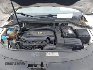 2010 Volkswagen CC Sport with VIN WVWML7AN5AE505256, listed as a IAAI auction lot 41870530 with 173,336 mi miles. Bid and sale history available at carsss.com. Image 10.