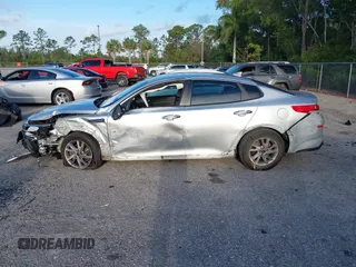 2020 Kia Optima SE z VIN 5XXGT4L33LG438808, wystawiony jako IAAI lot #41901977 z przebiegiem 111 126 mil mil oraz . Historia ofert i sprzedaży dostępna na DreamBid. Obrazek 13.