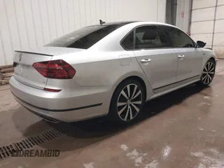 2018 Volkswagen Passat GT z VIN 1VWJM7A36JC047802, wystawiony jako IAAI lot #41714998 z przebiegiem 70 753 mil mil oraz . Historia ofert i sprzedaży dostępna na DreamBid. Obrazek 4.