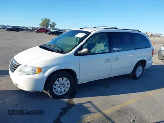 2005 Chrysler Town & Country LX z VIN 2C4GP44R65R509839, wystawiony jako IAAI lot #40433491 z przebiegiem 181 603 mil mil oraz . Historia ofert i sprzedaży dostępna na DreamBid. Obrazek 2.