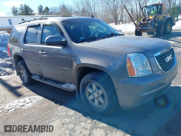 2013 GMC Yukon SLE with VIN 1GKS2AE03DR354179, listed as a IAAI auction lot 41612114 with 150,851 mi miles. Bid and sale history available at carsss.com. Image 1.