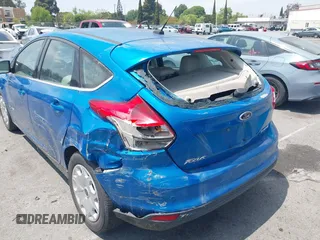 2013 Ford Focus Electric z VIN 1FADP3R44DL222541, wystawiony jako IAAI lot #42157870 z przebiegiem 59 880 mil mil oraz . Historia ofert i sprzedaży dostępna na DreamBid. Obrazek 6.