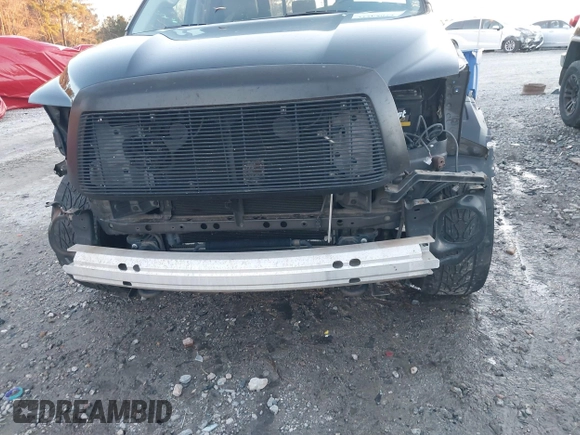 2012 Toyota Tundra z VIN 5TFUW5F14CX217964, wystawiony jako IAAI lot #41265024 z przebiegiem 144 426 mil mil oraz . Historia ofert i sprzedaży dostępna na DreamBid. Obrazek 6.