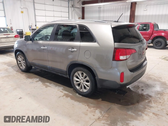 2015 Kia Sorento EX with VIN 5XYKU4A77FG578101, listed as a IAAI auction lot 41603372 with 120,804 mi miles. Bid and sale history available at carsss.com. Image 3.