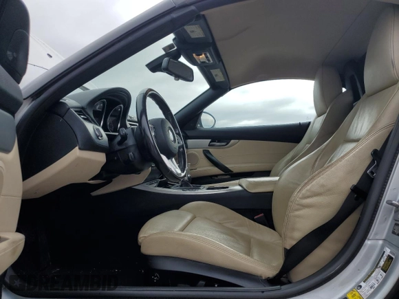 2014 BMW Z4 sDrive28i with VIN WBALL5C54EE717341, listed as a Copart auction lot 75084304 with 132,569 mi miles and Non Repairable. Bid and sale history available at carsss.com. Image 7.