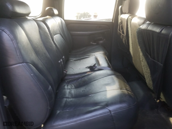 2000 Chevrolet Suburban LS with VIN 3GNEC16T0YG177411, listed as a Copart auction lot 52036980 with 299,641 mi miles and Non Repairable. Bid and sale history available at carsss.com. Image 6.