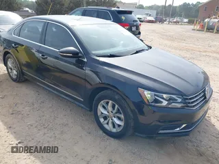 2017 Volkswagen Passat S z VIN 1VWAT7A31HC046232, wystawiony jako IAAI lot #42168299 z przebiegiem 88 658 mil mil oraz . Historia ofert i sprzedaży dostępna na DreamBid. Obrazek 1.