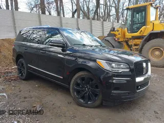 2022 Lincoln Navigator Reserve with VIN 5LMJJ2LT2NEL09149, listed as a IAAI auction lot 41846058 with 26,780 mi miles and . Bid and sale history available at DreamBid. Image 1.