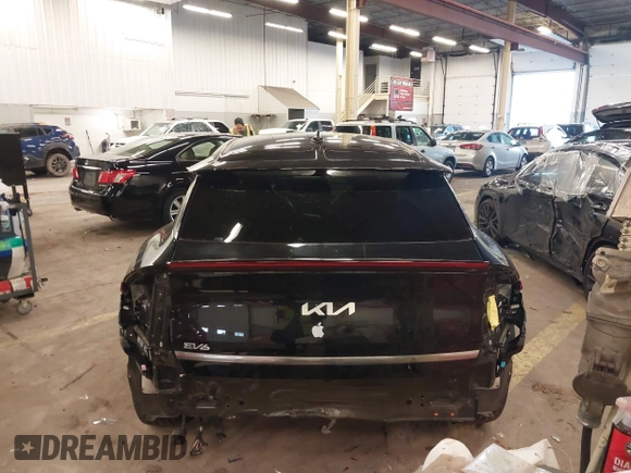 2022 Kia EV6 Wind z VIN KNDC3DLC8N5075492, wystawiony jako IAAI lot #41671331 z przebiegiem 22 122 mil mil oraz . Historia ofert i sprzedaży dostępna na DreamBid. Obrazek 17.