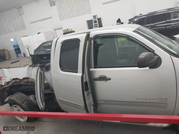 2012 Chevrolet Silverado 1500 LT with VIN 1GCRKSE79CZ242529, listed as a IAAI auction lot 41630182 with 161,617 mi miles. Bid and sale history available at carsss.com. Image 13.