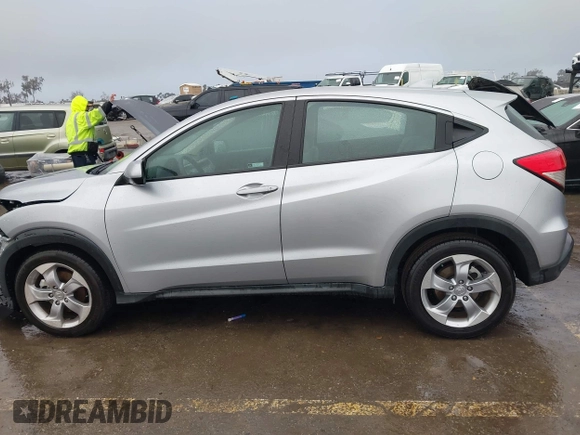 2021 Honda HR-V LX with VIN 3CZRU5H36MM710931, listed as a IAAI auction lot 41532831 with 46,760 mi miles. Bid and sale history available at carsss.com. Image 15.