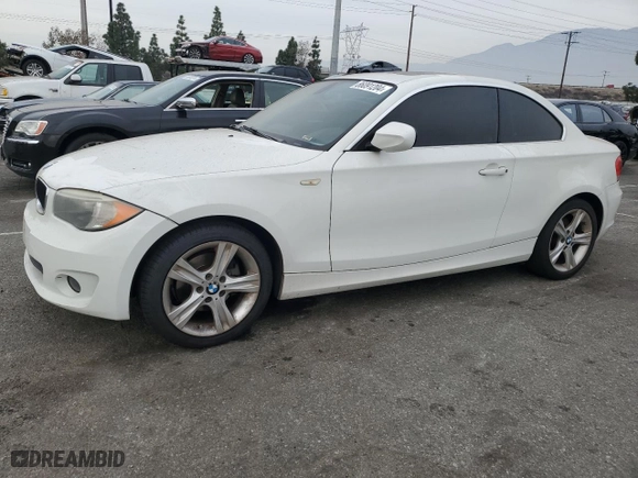 2013 BMW 1 Series 128i with VIN WBAUP9C58DVS94861, listed as a Copart auction lot 86091204 with 250,374 mi miles and Clean Title. Bid and sale history available at carsss.com. Image 1.