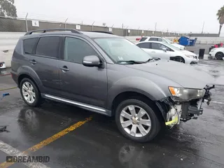 2011 Mitsubishi Outlander SE with VIN JA4AS3AW9BU031367, listed as a IAAI auction lot 41205148 with 160,252 mi miles. Bid and sale history available at carsss.com. Image 1.