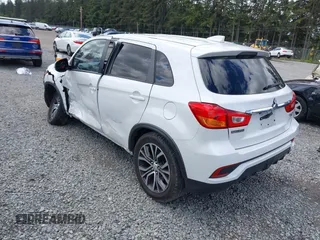 2018 Mitsubishi Outlander ES z VIN JA4AP3AU1JZ005296, wystawiony jako IAAI lot #42327265 z przebiegiem 91 300 mil mil oraz . Historia ofert i sprzedaży dostępna na DreamBid. Obrazek 3.