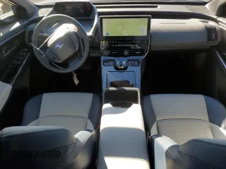 2023 Subaru Solterra Premium z VIN JTMABABA5PA019352, wystawiony jako Copart lot #43404604 z przebiegiem 9 903 mil mil oraz . Historia ofert i sprzedaży dostępna na DreamBid. Obrazek 8.