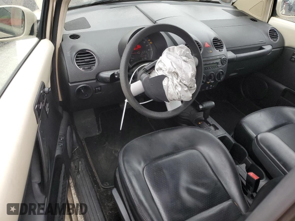 2006 Volkswagen Beetle with VIN 3VWRW31C36M420726, listed as a Copart auction lot 84332874 with 110,338 mi miles and Salvage title. Bid and sale history available at DreamBid. Image 8.