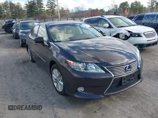 2014 Lexus ES 300h z VIN JTHBW1GG7E2040277, wystawiony jako IAAI lot #41867667 z przebiegiem 104 623 mil mil oraz . Historia ofert i sprzedaży dostępna na DreamBid. Obrazek 1.