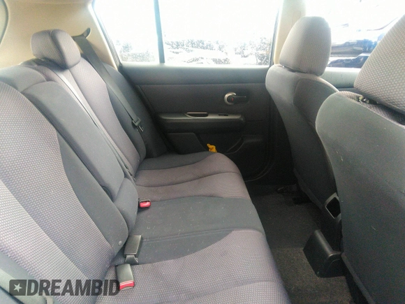 2007 Nissan Versa SL z VIN 3N1BC13E87L382677, wystawiony jako IAAI lot #36512894 z przebiegiem 144 906 mil mil oraz . Historia ofert i sprzedaży dostępna na DreamBid. Obrazek 8.