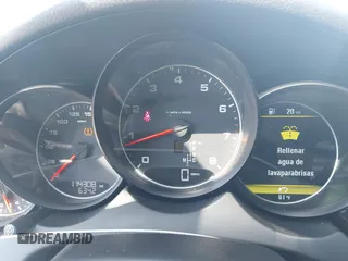 2014 Porsche Cayenne Turbo S E-Hybrid z VIN WP1AA2A24ELA07504, wystawiony jako IAAI lot #41967592 z przebiegiem 114 308 mil mil oraz . Historia ofert i sprzedaży dostępna na DreamBid. Obrazek 7.