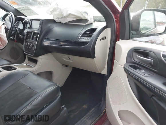 2019 Dodge Grand Caravan SXT with VIN 2C4RDGCGXKR585563, listed as a IAAI auction lot 40949350 with 122,577 mi miles and . Bid and sale history available at DreamBid. Image 5.