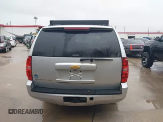 2014 Chevrolet Suburban LS with VIN 1GNSCHE08ER217393, listed as a IAAI auction lot 41563635 with 212,852 mi miles. Bid and sale history available at carsss.com. Image 16.