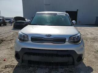 2019 Kia Soul z VIN KNDJN2A22K7653845, wystawiony jako Copart lot #55428505 z przebiegiem 45 622 mil mil oraz Czysty tytuł • Clean title. Historia ofert i sprzedaży dostępna na DreamBid. Obrazek 5.