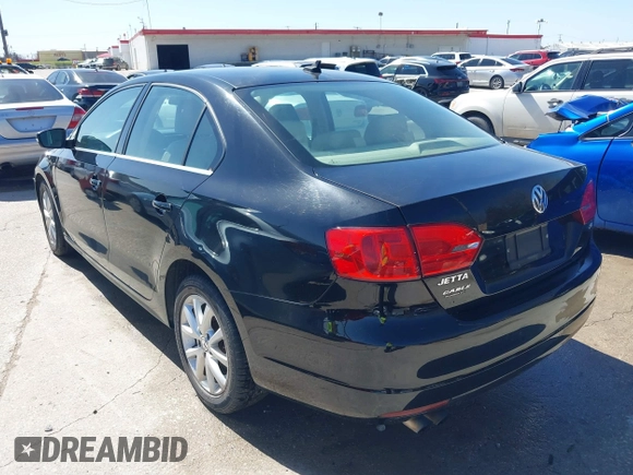 2014 Volkswagen Jetta Sedan SE w/Connectivity with VIN 3VWD07AJ5EM382352, listed as a IAAI auction lot 41722041 with 222,806 mi miles. Bid and sale history available at carsss.com. Image 3.