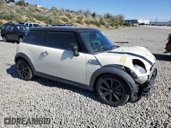2013 MINI Hardtop S with VIN WMWSV3C52DT389468, listed as a Copart auction lot 57293845 with 84,723 mi miles and Salvage title. Bid and sale history available at DreamBid. Image 4.