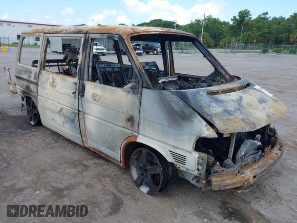 2002 Volkswagen EuroVan MV с VIN WV2MB470X2H088179, выставлен на аукционе IAAI как лот 42309620 с пробегом Не указан миль и . История ставок и продаж доступна на DreamBid. Изображение 1.
