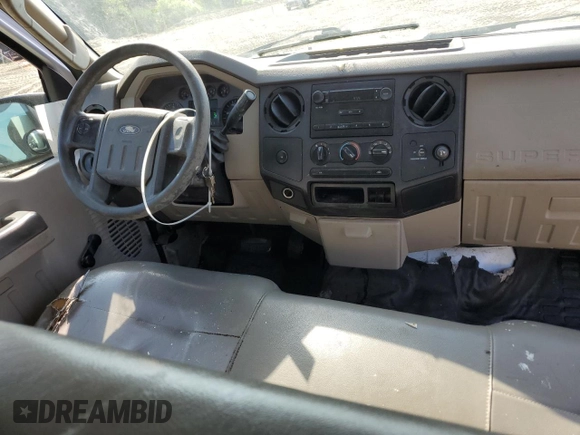 2008 Ford F-250 XL with VIN 1FDSX20558ED20386, listed as a Copart auction lot 61328455 with 111,449 mi miles and Salvage title. Bid and sale history available at DreamBid. Image 8.