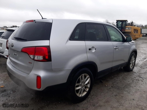 2014 Kia Sorento LX with VIN 5XYKT3A61EG504918, listed as a Copart auction lot 84441114 with 151,634 mi miles and Salvage Title. Bid and sale history available at carsss.com. Image 3.