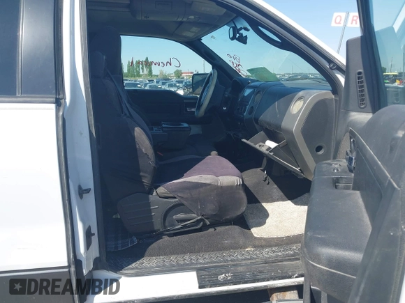 2005 Ford F-150 XLT с VIN 1FTPX14525NA15728, выставлен на аукционе IAAI как лот 42545290 с пробегом 293 695 миль миль и . История ставок и продаж доступна на DreamBid. Изображение 5.