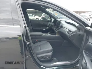 2024 Lexus RX 350 z VIN 2T2BAMBA4RC026361, wystawiony jako IAAI lot #41364276 z przebiegiem 15 528 mil mil oraz . Historia ofert i sprzedaży dostępna na DreamBid. Obrazek 5.
