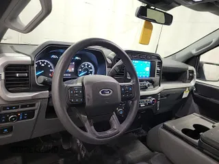 2022 Ford F-150 XL z VIN 1FTFW1ED0NFC41149, wystawiony jako IAAI lot #42785423 z przebiegiem 22 280 mil mil oraz . Historia ofert i sprzedaży dostępna na DreamBid. Obrazek 9.