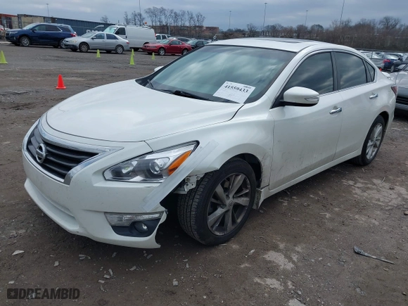2014 Nissan Altima 2.5 SV with VIN 1N4AL3AP3EC128267, listed as a IAAI auction lot 41559433 with 169,844 mi miles. Bid and sale history available at carsss.com. Image 2.