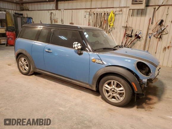 2013 MINI Clubman z VIN WMWZF3C57DT490405, wystawiony jako Copart lot #45543315 z przebiegiem 116 123 mil mil oraz Szkoda całkowita • Salvage title. Historia ofert i sprzedaży dostępna na DreamBid. Obrazek 4.