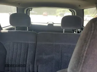 1998 Chevrolet Blazer LS с VIN 1GNDT13W6W2102082, выставлен на аукционе Copart как лот 61773115 с пробегом Не указан миль и Чистый • Clean title. История ставок и продаж доступна на DreamBid. Изображение 10.