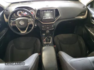 2017 Jeep Cherokee Latitude with VIN 1C4PJLCB9HW535816, listed as a Copart auction lot 52905295 with 61,648 mi miles and Clean Title. Bid and sale history available at DreamBid. Image 8.