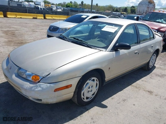 2000 Saturn SL with VIN 1G8ZJ5271YZ256371, listed as a IAAI auction lot 41939885 with 201,860 mi miles. Bid and sale history available at carsss.com. Image 2.