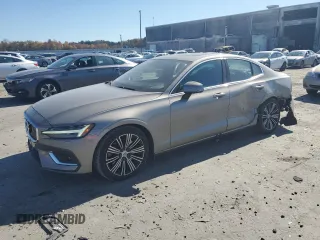 2019 Volvo S60 Inscription with VIN 7JRA22TL1KG017496, listed as a Copart auction lot 76607714 with 52,180 mi miles and Salvage Title. Bid and sale history available at carsss.com. Image 1.