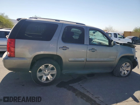 2008 GMC Yukon SLT w/4SB with VIN 1GKFC13028R107436, listed as a Copart auction lot 73807804 with 185,017 mi miles and Salvage Title. Bid and sale history available at carsss.com. Image 3.