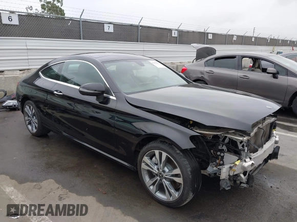 2019 Mercedes-Benz C 300 z VIN WDDWJ8DB6KF875249, wystawiony jako IAAI lot #42454994 z przebiegiem 51 013 mil mil oraz . Historia ofert i sprzedaży dostępna na DreamBid. Obrazek 1.